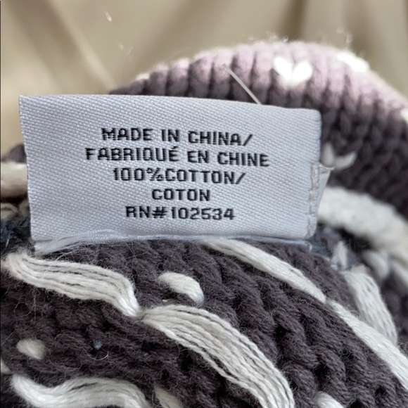 Cute Lids Cotton Winter Hat with Heart Design - Picture 5 of 5